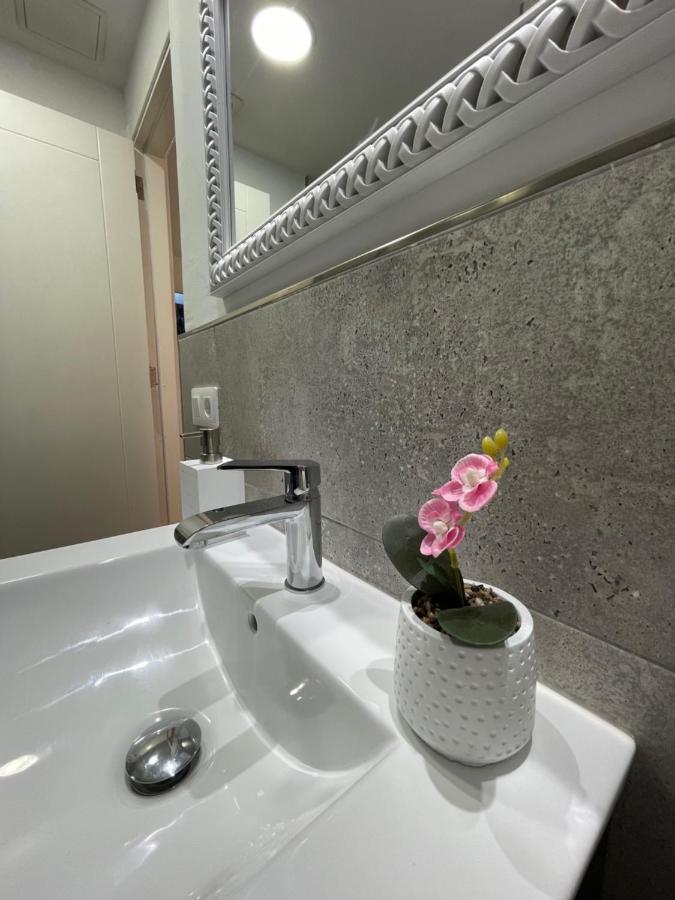 קורלחו B-Rent Digital Apartment Zen Wifi Free מראה חיצוני תמונה